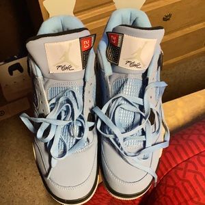 size 11 unc (university blue) jordan 4s deadstock